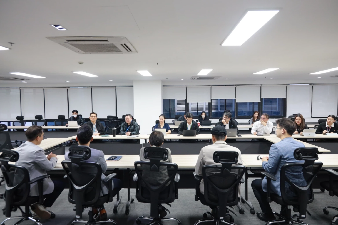 กพท. เรียกไทยแอร์เอเชียชี้แจงเหตุผู้โดยสารตกค้างบนรถบัส