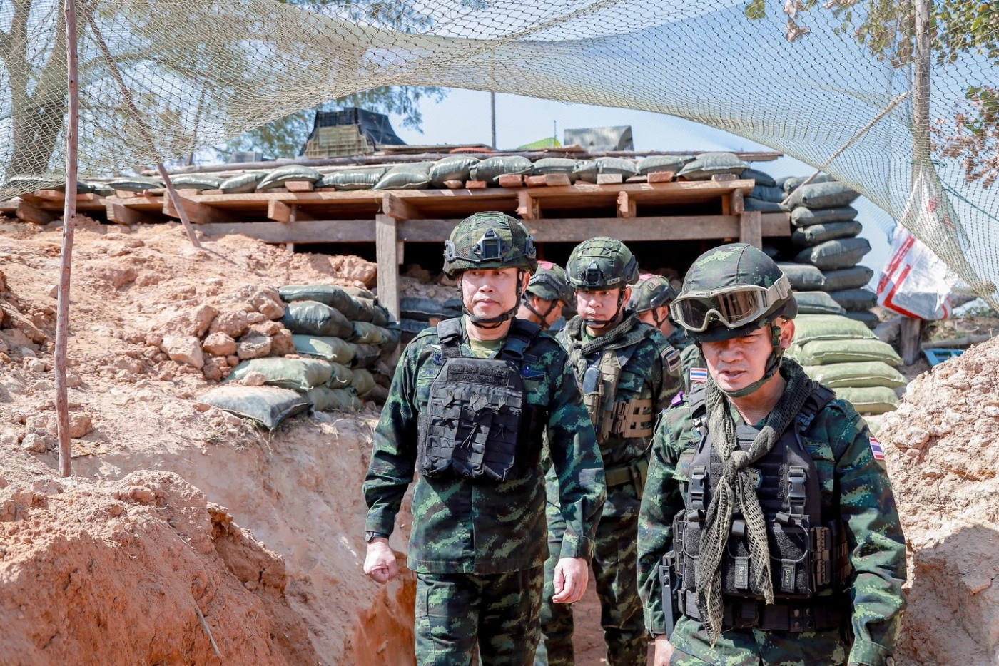 "มทภ.1" ตรวจป้องกันการรุกชายแดน บ.หนองจาน จ.สระแก้ว (มีคลิป)