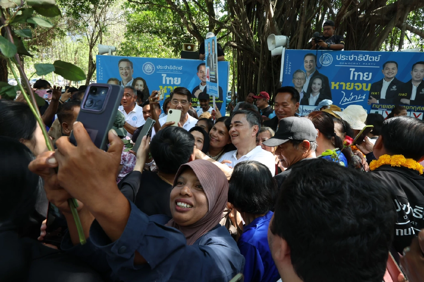 "อภิสิทธิ์" ขอคะแนนชาวพังงา ย้ำ "ประชาธิปัตย์เหมือนสมบัติคนใต้"