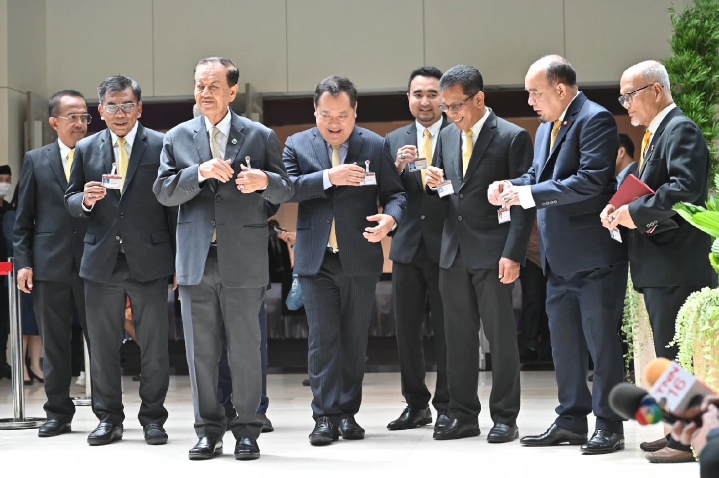 "พรรคประชาชาติ" เชิญ "วันนอร์" อดีตประธานสภาฯ นั่งประธานรณรงค์ "ประชามติ" ทำ รธน.ใหม่
