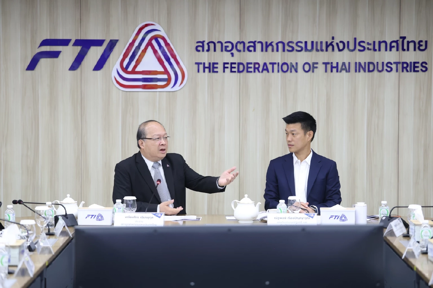 ส.อ.ท. หารือพรรคประชาชนร่วมกำหนดทิศทางฟื้นฟูเศรษฐกิจติดหล่ม