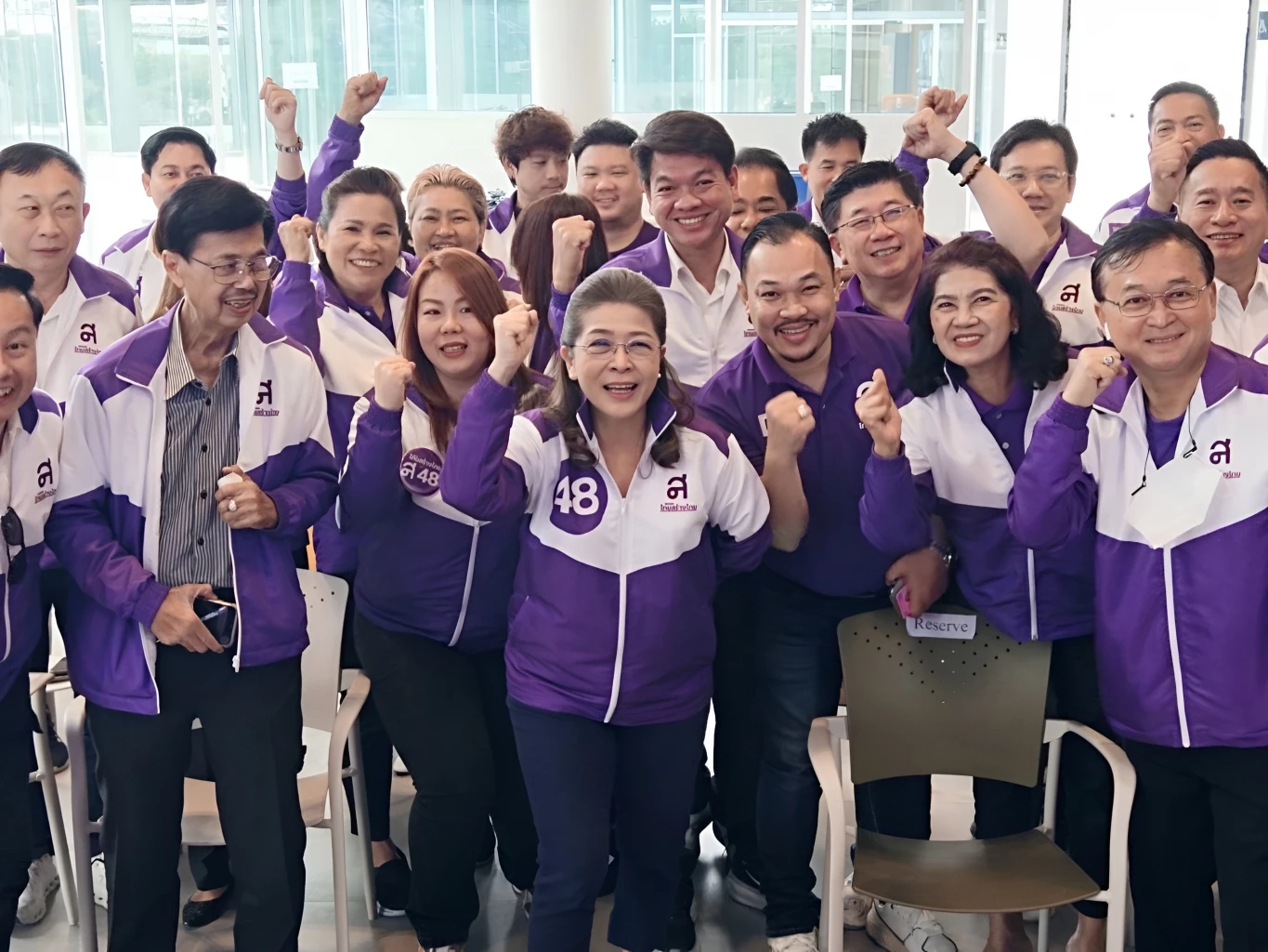 “ไทยสร้างไทย" ปล่อยหมัดเด็ด ประกาศปลดล็อกหนี้คนไทยทั้งประเทศ