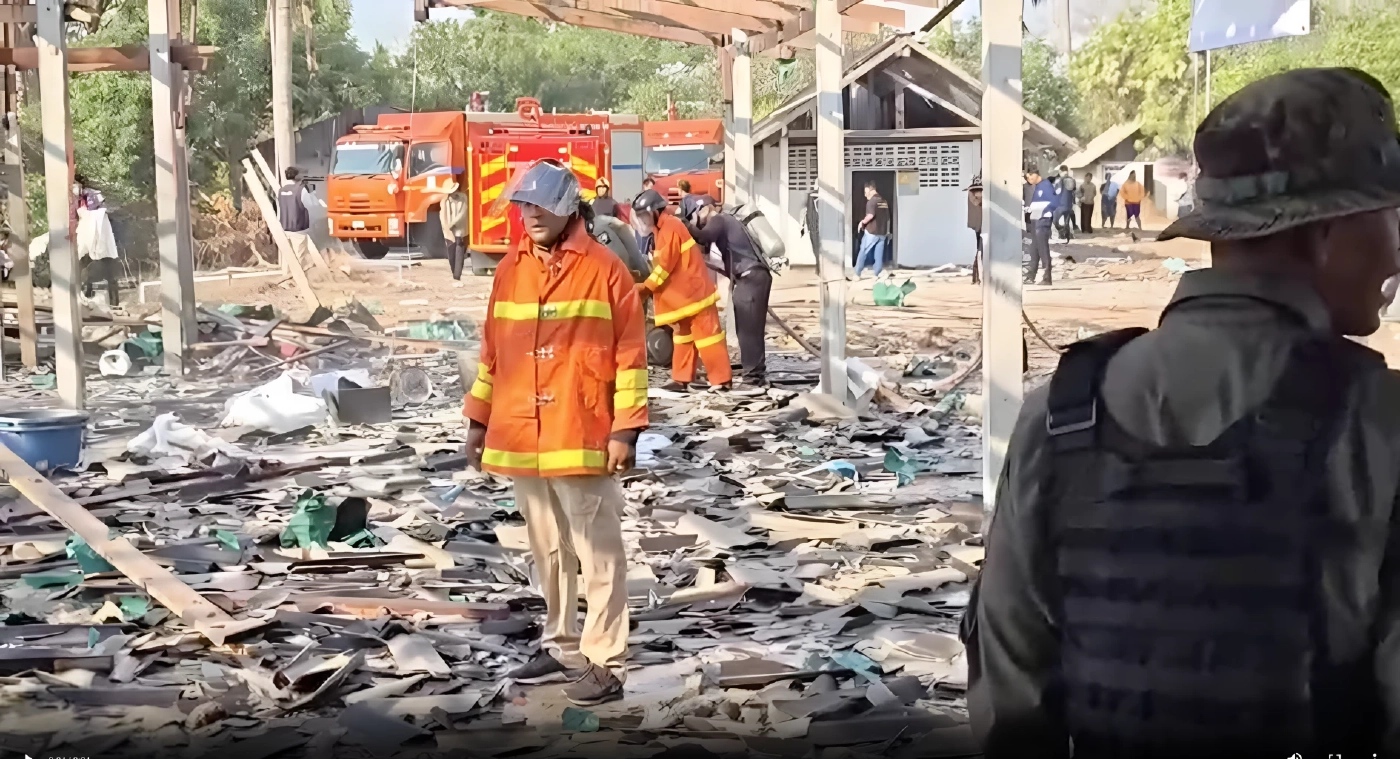 สยองซ้ำซาก! โรงงานประกอบพลุระเบิด มีผู้เสียชีวิต-เจ็บระนาว