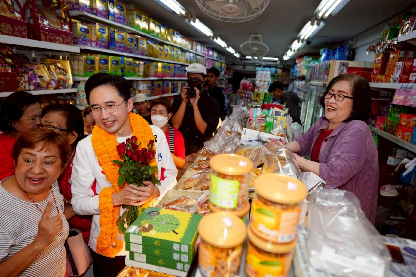 ชาวสำโรงตะโกนเรียกนายก “ยศชนัน” มั่นใจกวาดคะแนนแซงพรรคส้ม