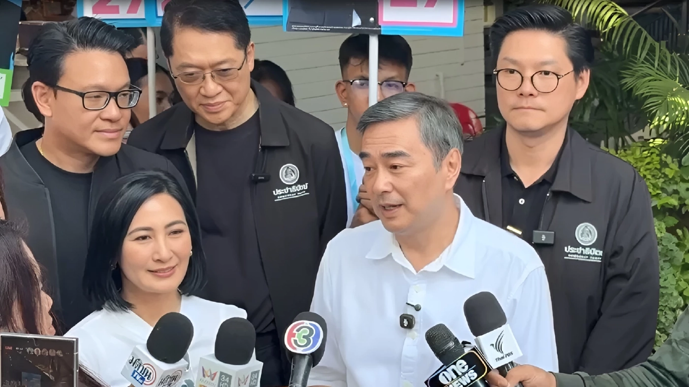 "อภิสิทธิ์-การดี-กรณ์" ผนึกกำลังลุยสนามหลักสี่-จตุจักร ชูนโยบาย "เกิดปั๊บรับสิทธิ์" (มีคลิป)