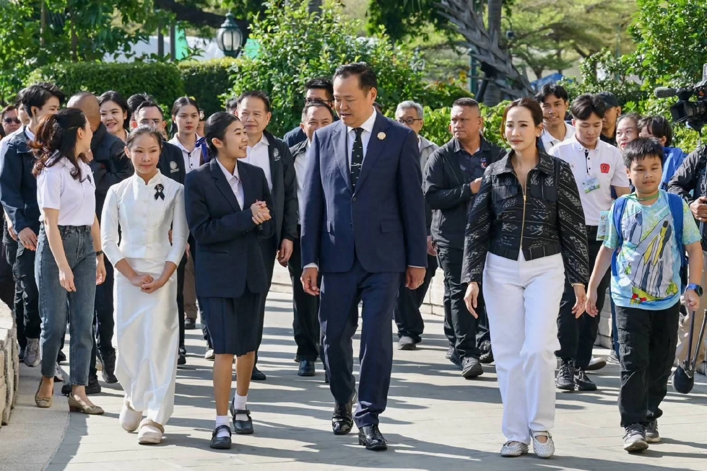 นายกฯ เปิดงานวันเด็กหวังเยาวชนไทยรักชาติ เป็นคนดี เคารพกติกาโลก