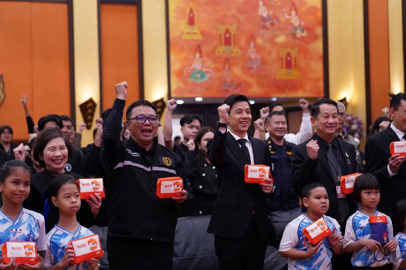 ธอส. มอบของขวัญส่งความสุข 15,000 ชิ้น วันเด็กแห่งชาติ ประจำปี 2569