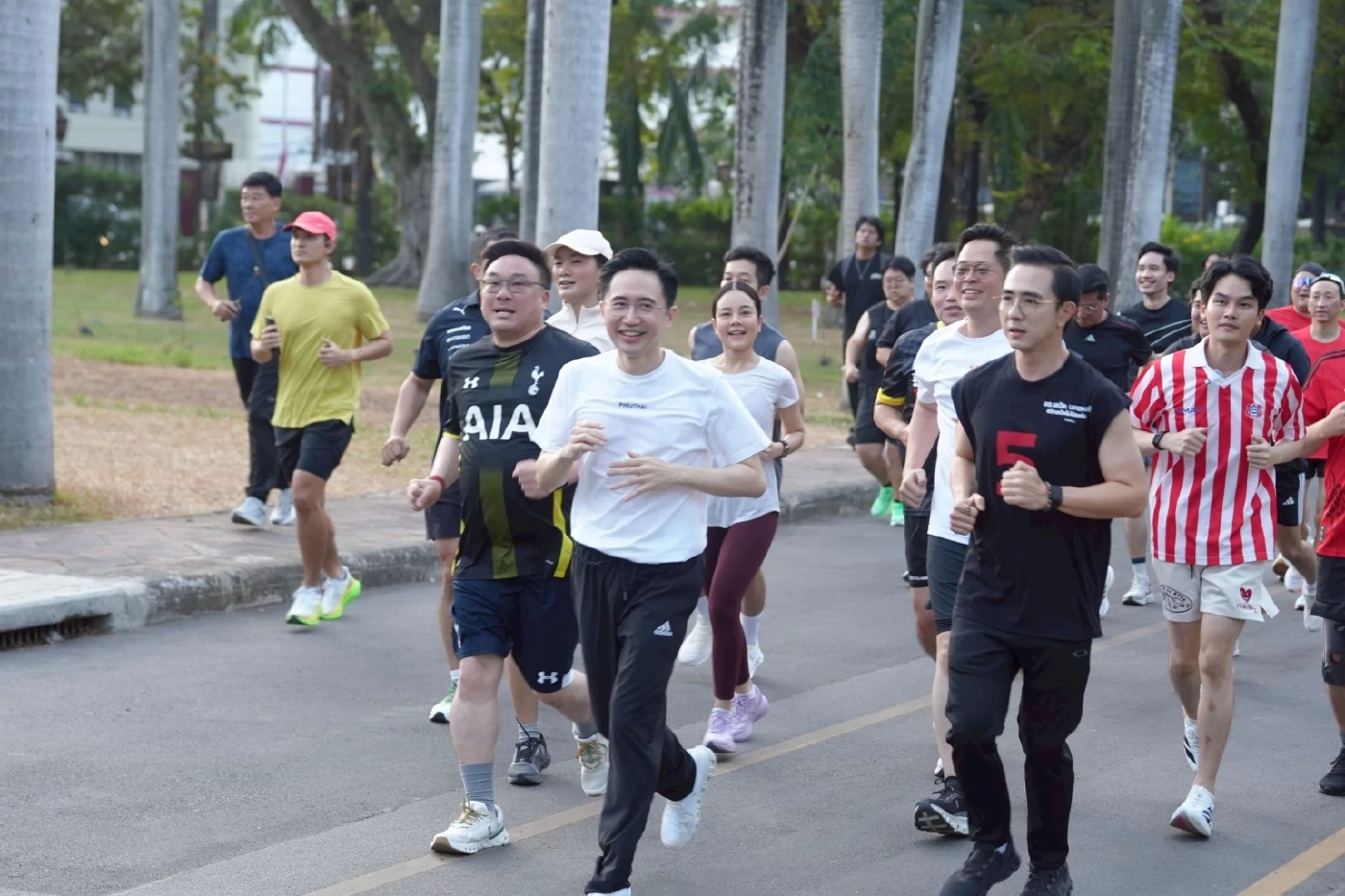 “ยศชนัน” ไม่อยากพูดเป็นพรรคอันดับ 3 เหตุลงพื้นที่ ปชช.ตอบรับดี