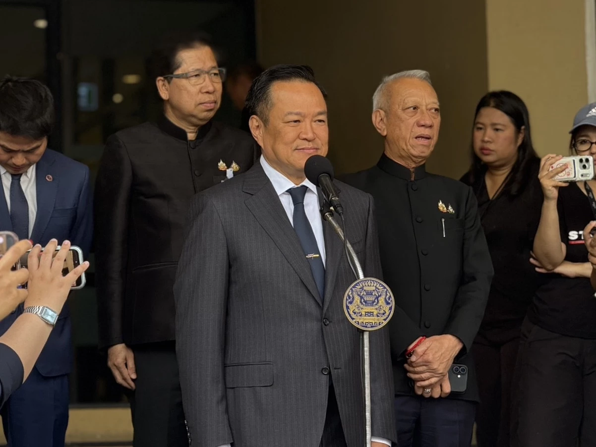 นายอนุทิน ชาญวีรกูล นายกรัฐมนตรีและรัฐมนตรีว่าการกระทรวงมหาดไทย 