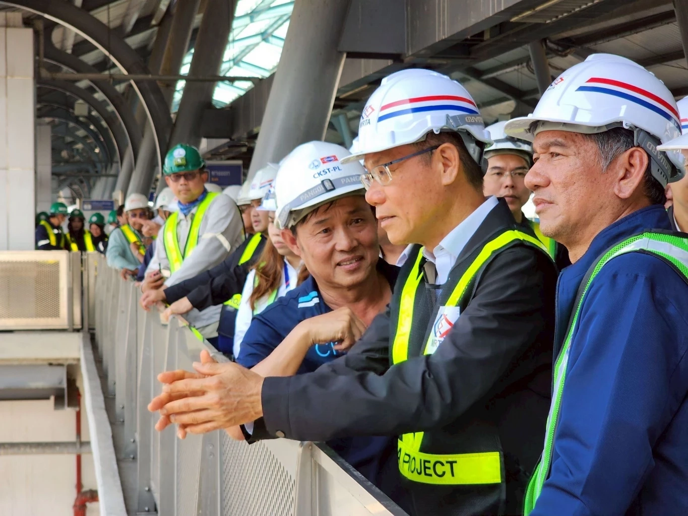 บอร์ด รฟม. ลงพื้นที่ติดตามความคืบหน้ารถไฟฟ้า 'ม่วง – ส้ม'