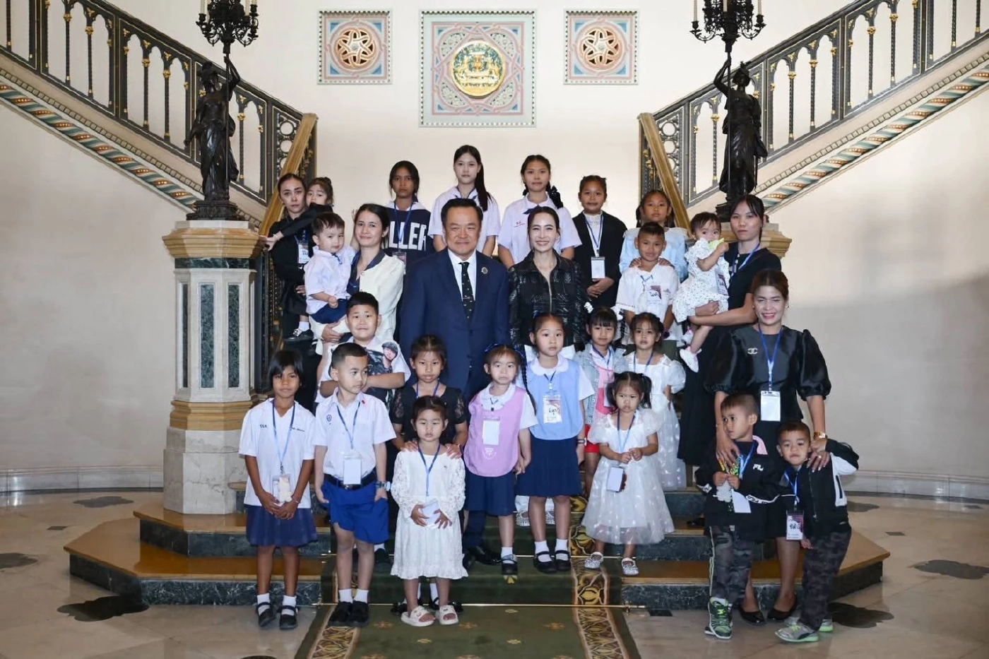 นายกฯ เปิดงานวันเด็กหวังเยาวชนไทยรักชาติ เป็นคนดี เคารพกติกาโลก