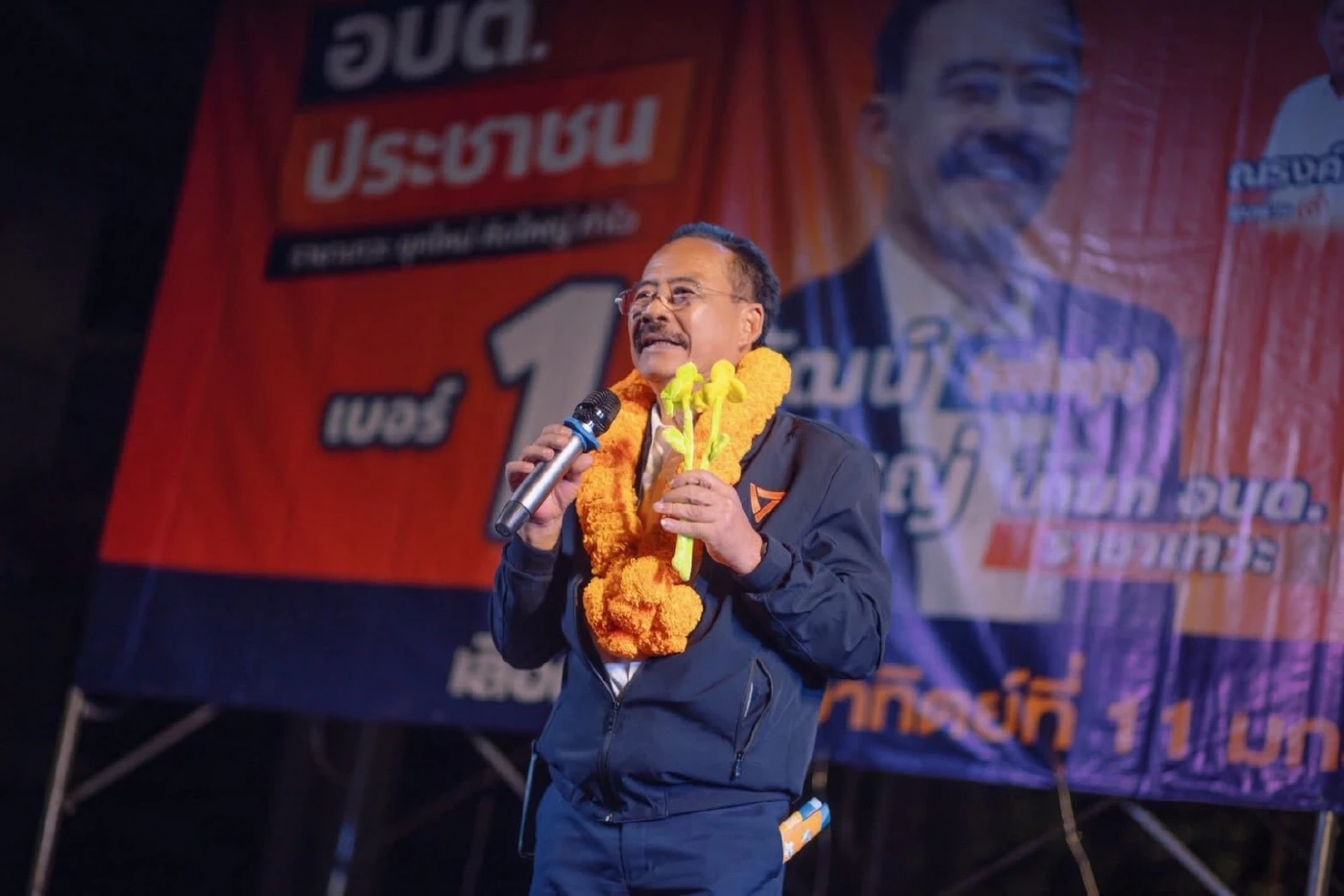 ธีรวัฒน์ แสงใหญ่ คู่แค้นทรงชัย สวมเสื้อส้มยังพ่ายบ้านใหญ่