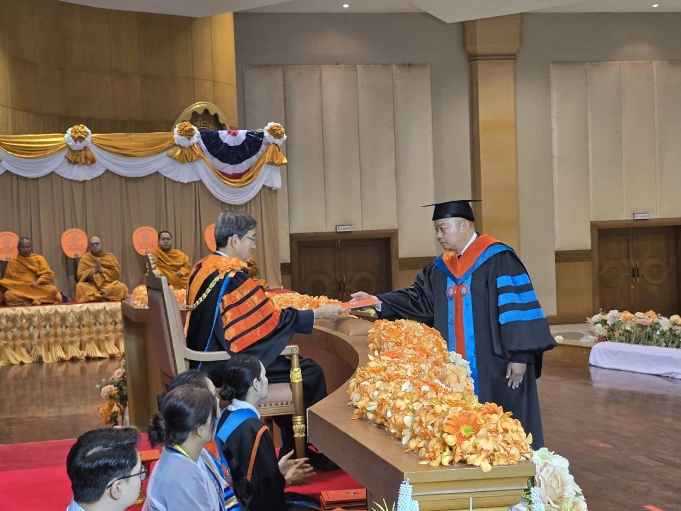 เปิดคลิป! ม.วงษ์ชวลิตกุล มอบดุษฎีบัณฑิตกิตติมศักดิ์ "บิ๊กกุ้ง" เชิดชูเกียรติผู้สร้างคุณูปการ