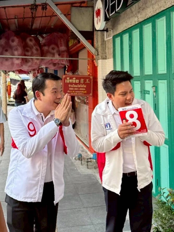 ทีม "กทม.เพื่อไทย" ลุยหาเสียงย่านเยาวราช ชูนโยบาย "คนไทยไร้จน"