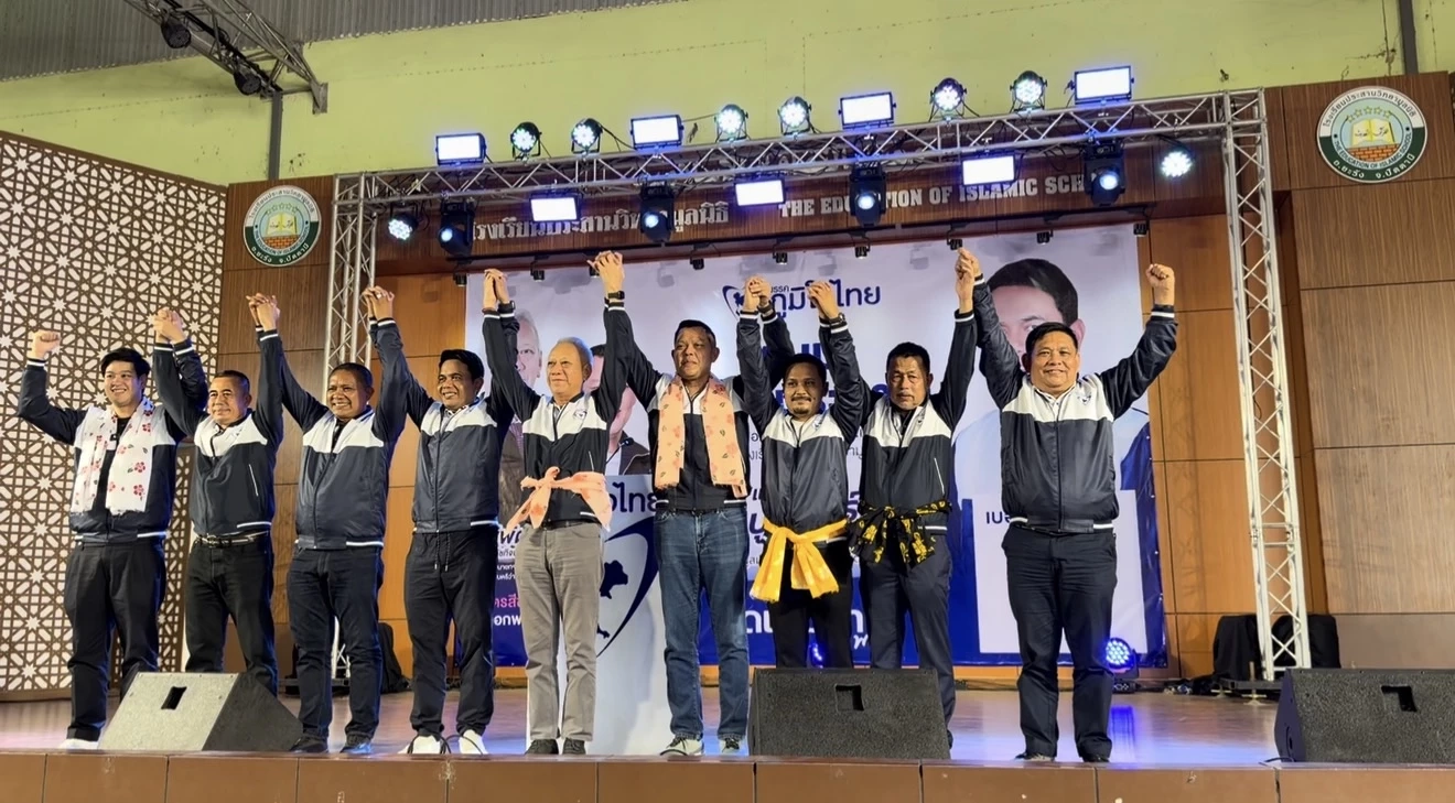 “พิพัฒน์-ธนกร” ล่องใต้หาเสียงปัตตานี วอนเทคะแนนให้ผู้สมัคร