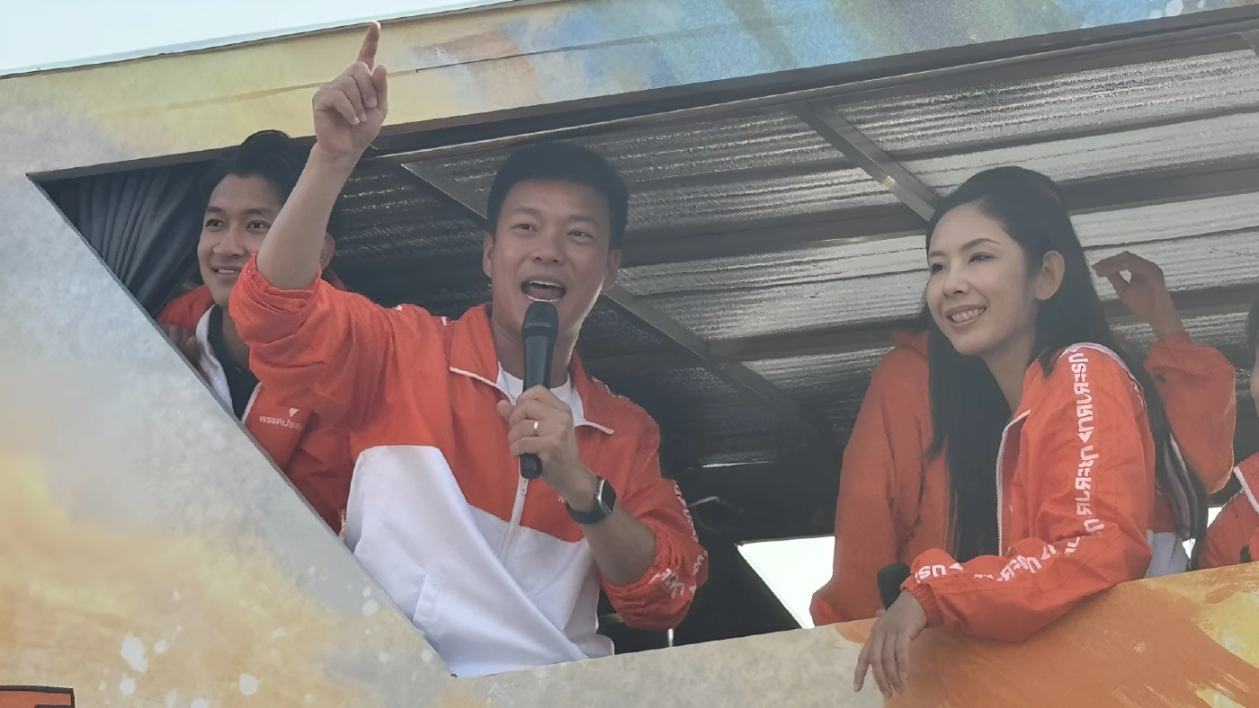 เปิดคลิป! "เท้ง" ร่วมปล่อยคาราวาน เดินสายขอคะแนน "เลือกอนาคต" ปักธงส้มทุกจังหวัด