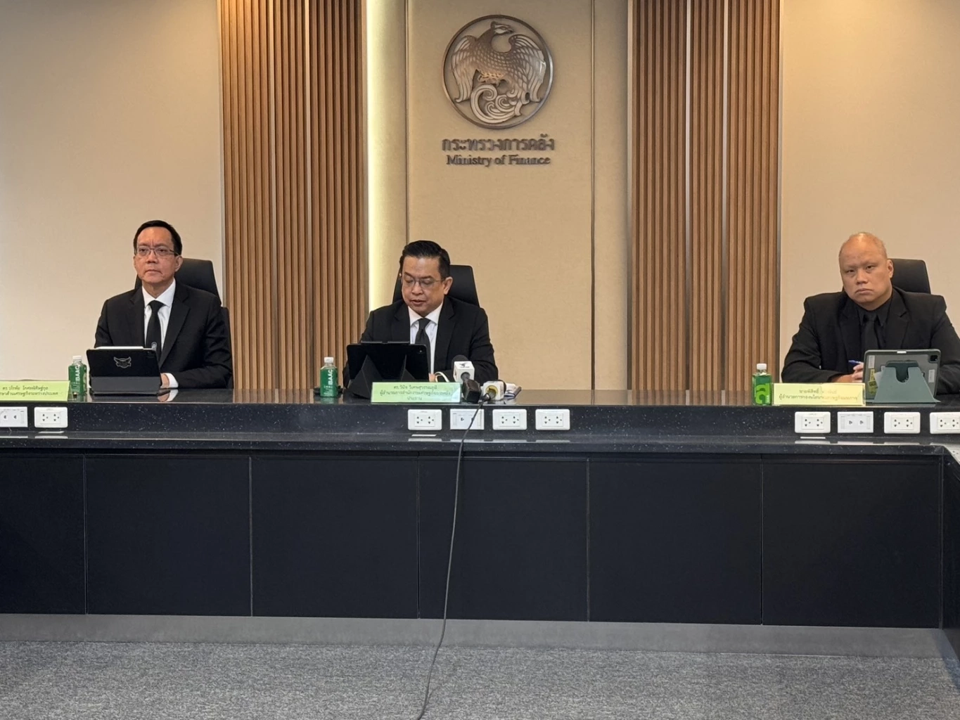 คลังหั่นจีดีพีปี 68 เหลือโต 2.2% มาตรการกระตุ้นเศรษฐกิจช่วยพยุง