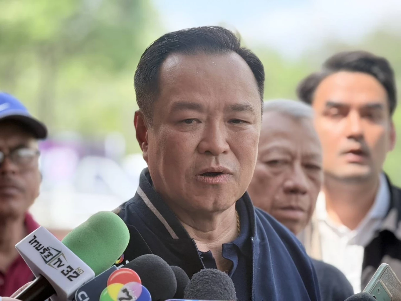 นายอนุทิน ชาญวีรกูล นายกรัฐมนตรี 