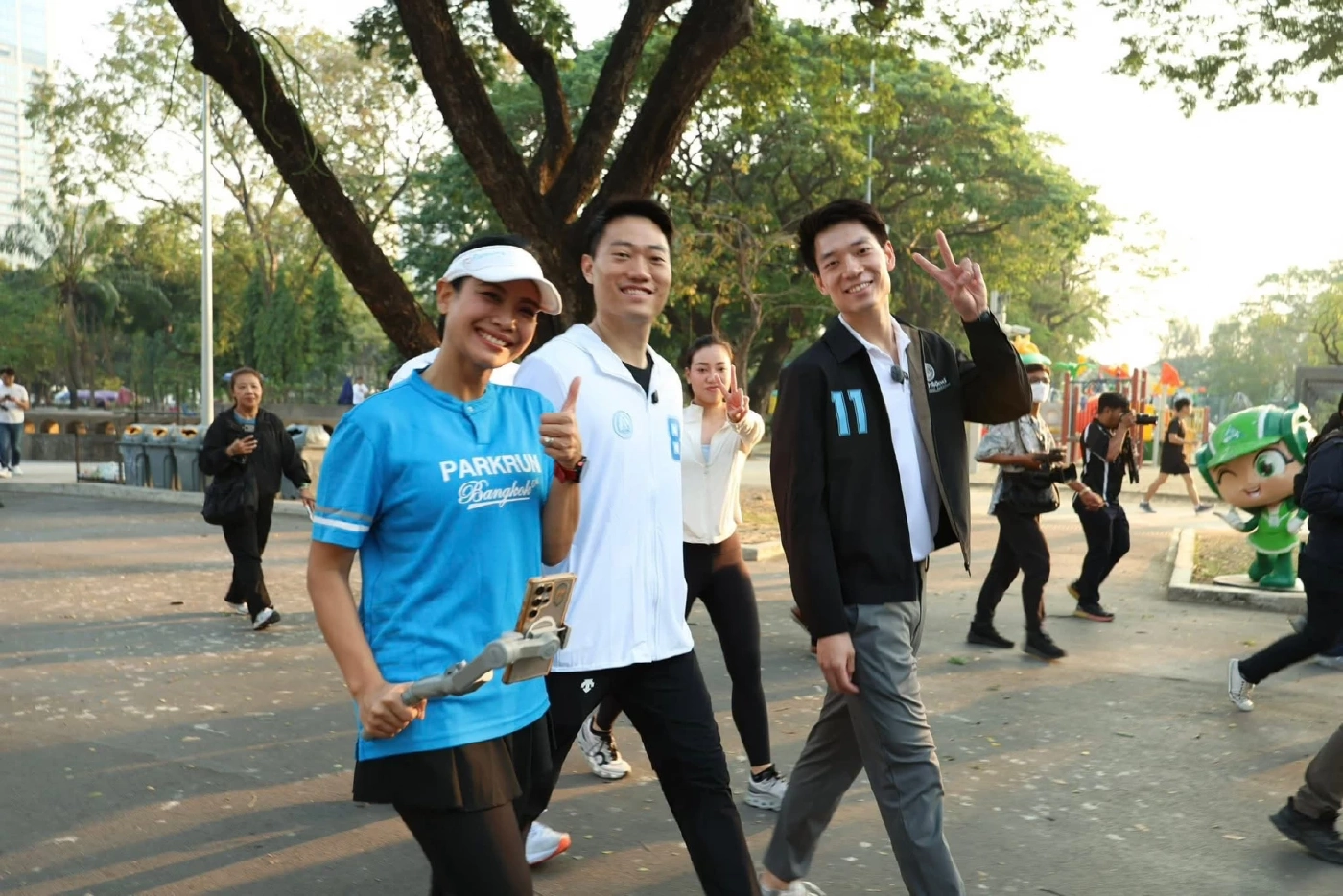 "อภิสิทธิ์" ฝ่าฝุ่นหาเสียง ชูดันกฎหมาย-คุยอาเซียนแก้ฝุ่นพิษ