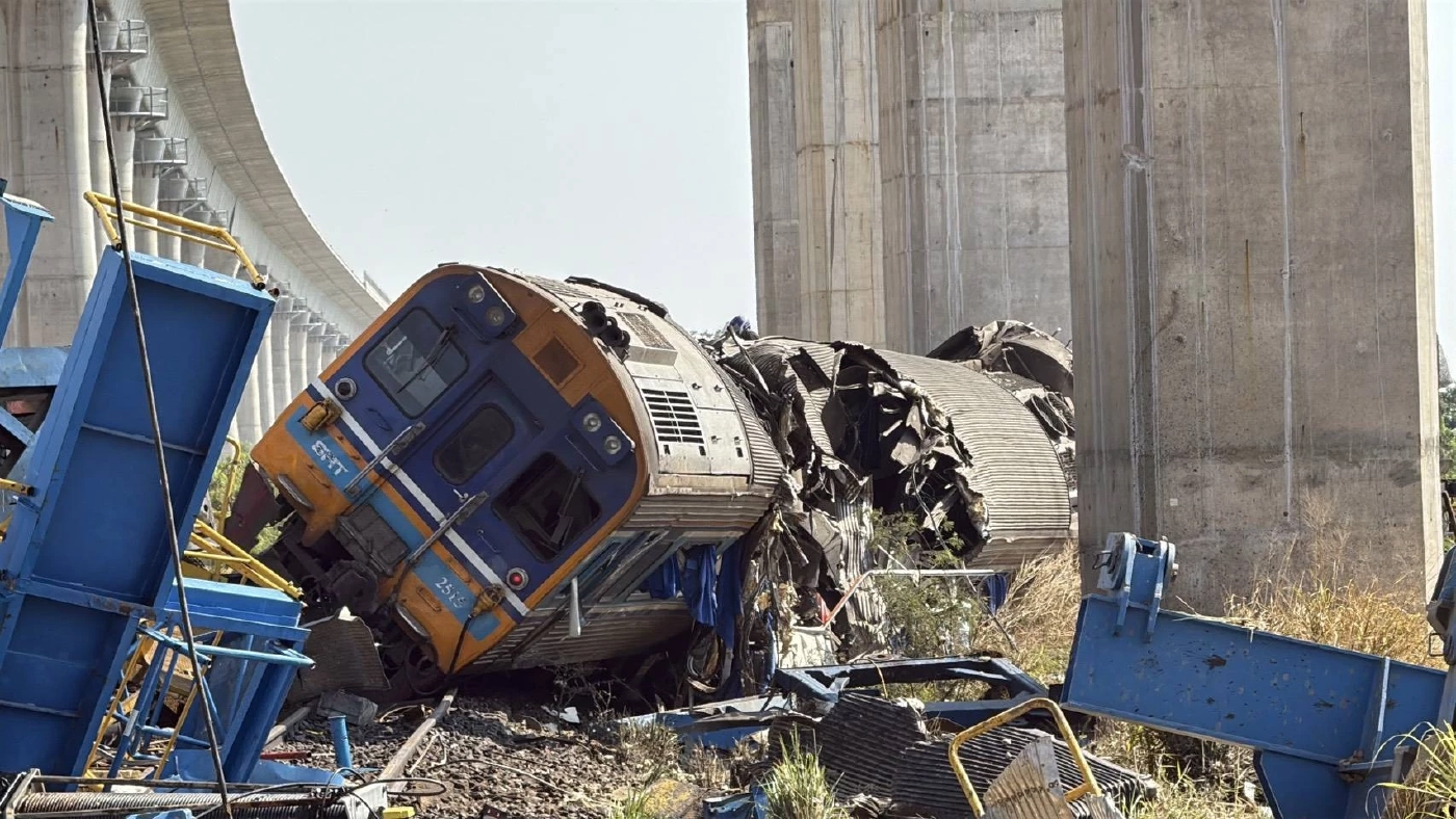 รับไม่ได้! "ดร.เอ้" ชี้เหตุเครนถล่มทับรถไฟโคราช ไม่กลัวความผิด ไม่เคยเห็นใครติดคุก-ปรับจริงจัง