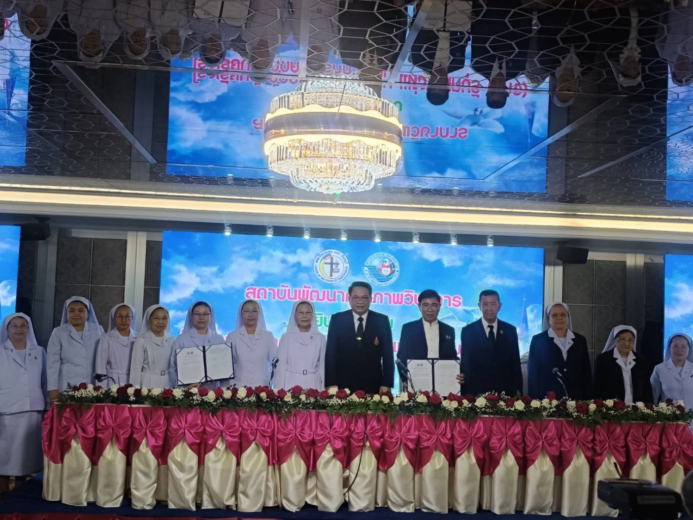 12 โรงเรียนเอกชน ผนึกกับ สถาบัน พว. ทำ MOU พลิกโฉมการศึกษาไทย