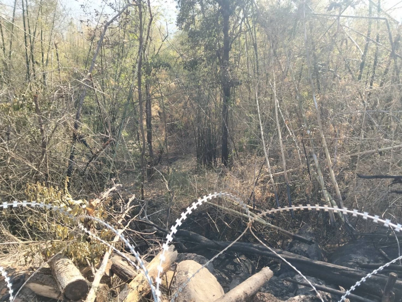 ไฟไหม้ "ช่องอานม้า" ลามบึ้มระเบิดเก่า ทหารไทยเจ็บ 2 นาย