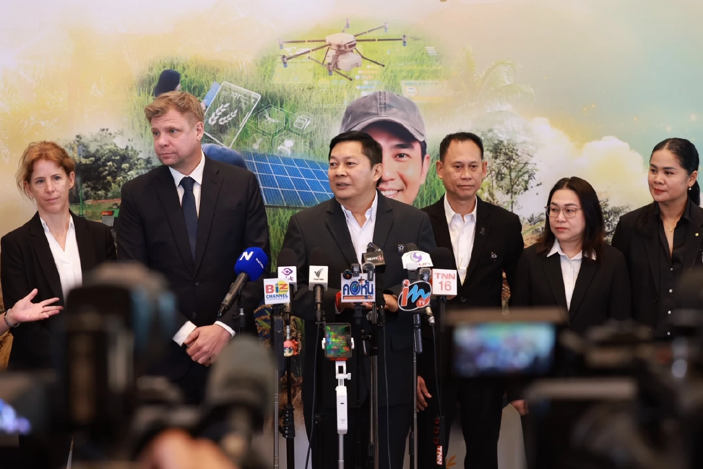 ธ.ก.ส.- GIZ หนุนเกษตรกรปลูกข้าววิถีใหม่ 'เงินอุดหนุน-สินเชื่อ'