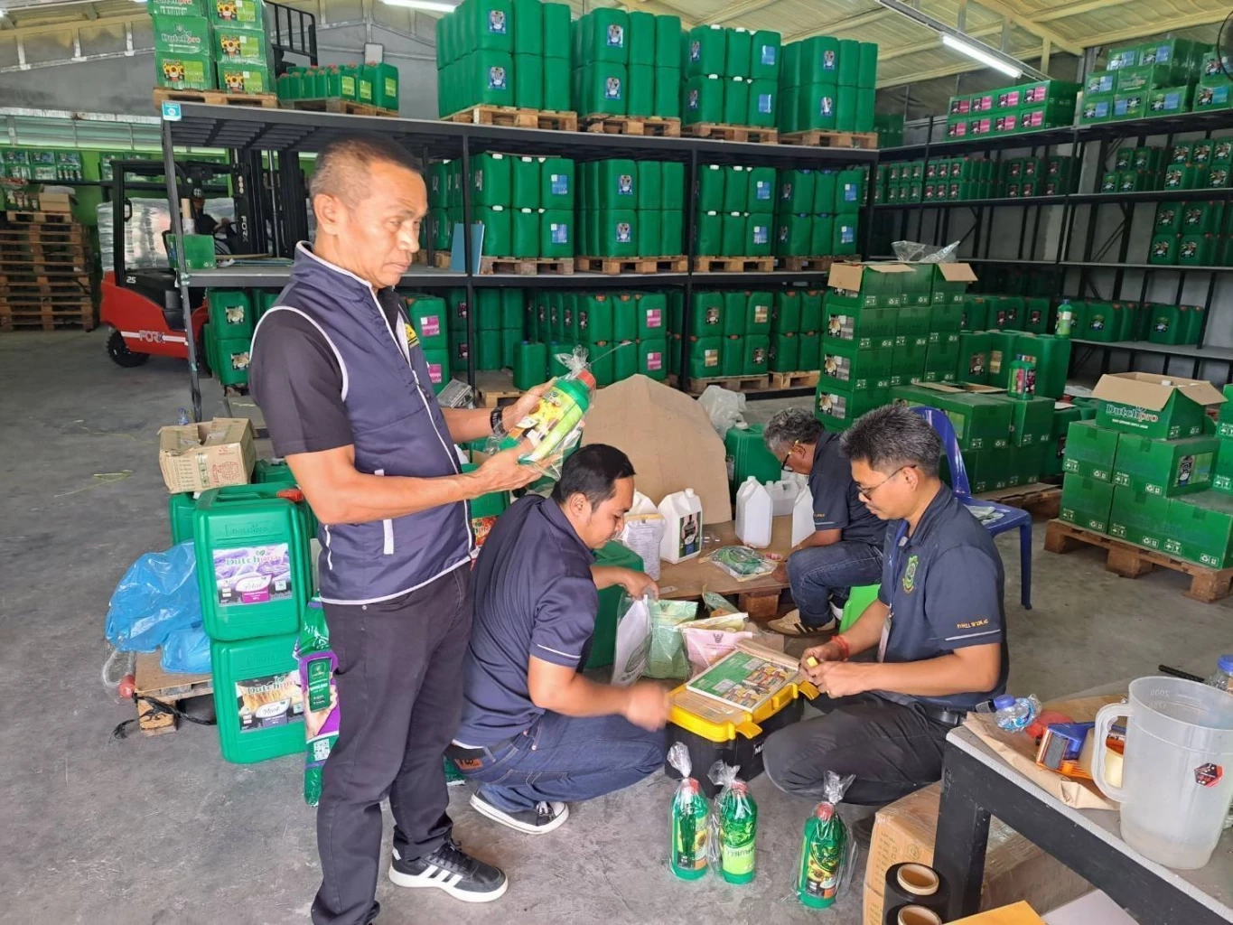 ปคบ. บุกยะลาทลายเพจปุ๋ยปลอม ลวงเกษตรกรลิตรละ 3,400 บาท