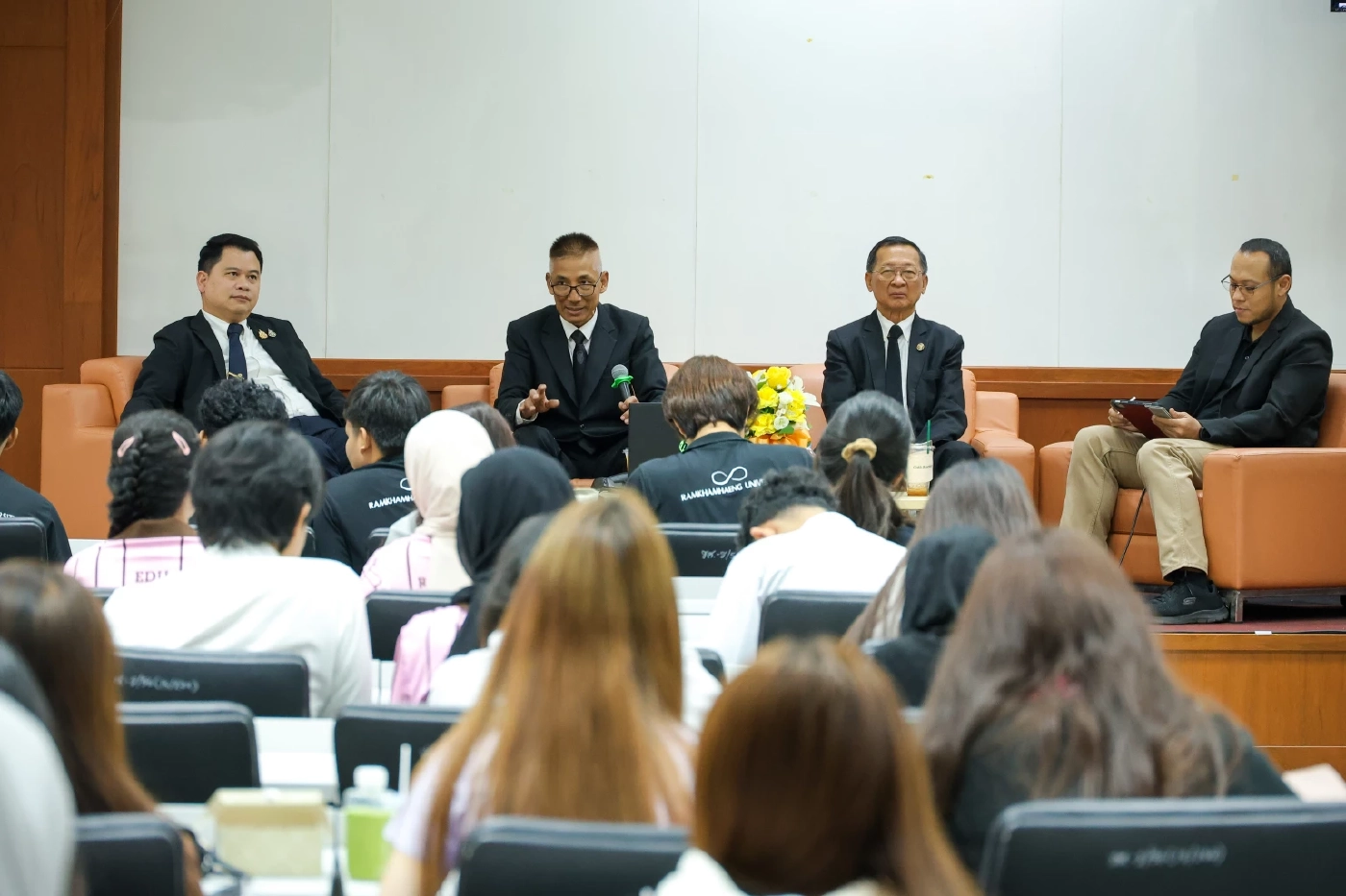 “วันวิชิต" มอง "พท.-ปชน." กลับมาจูบปากกันได้ ปมแค้นคลี่คลายแล้ว