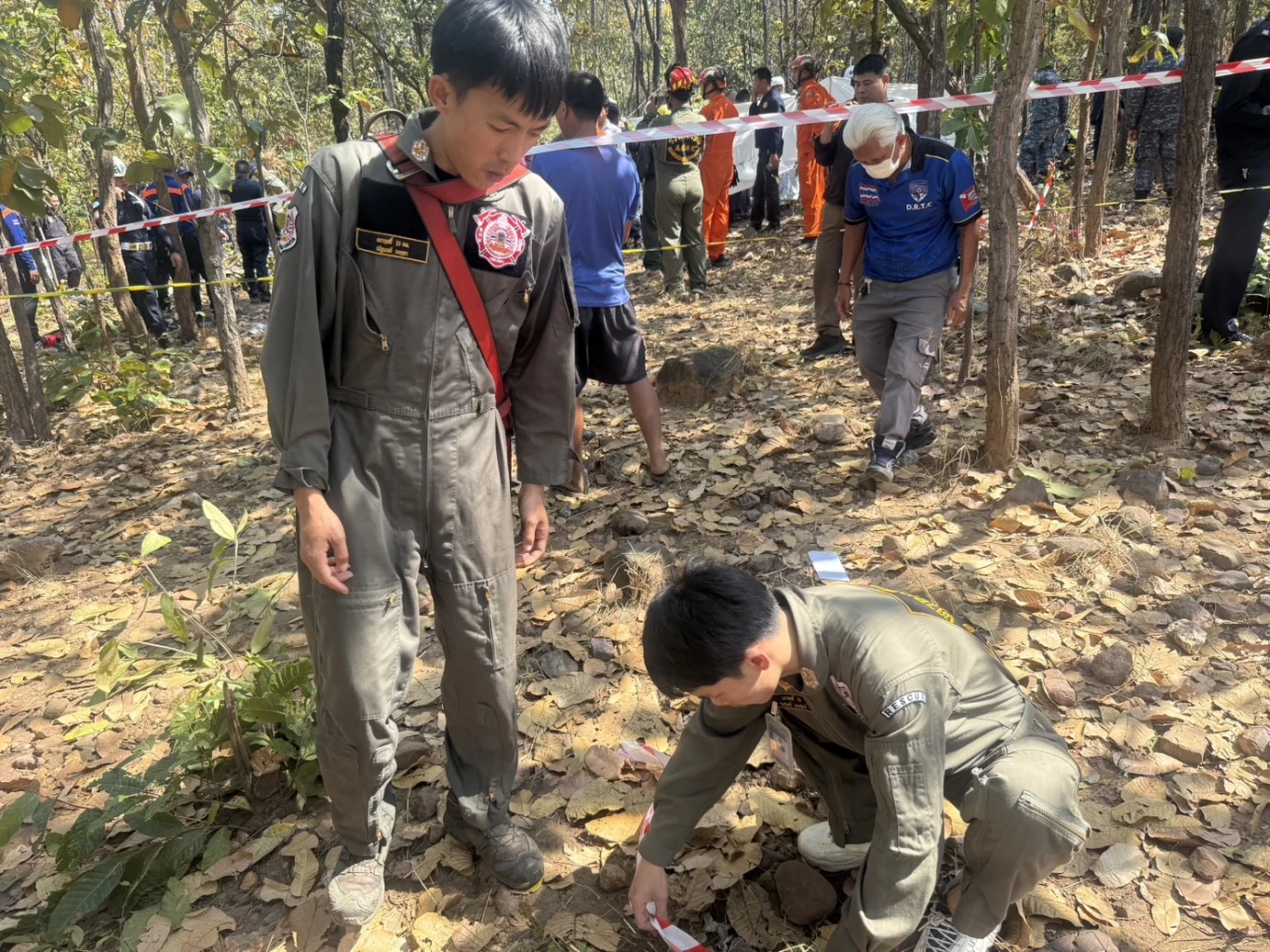 ไร้ปาฏิหาริย์กู้ภัยพบร่าง 2 นักบิน - ชาวบ้านเผยนาทีเครื่องบินตก