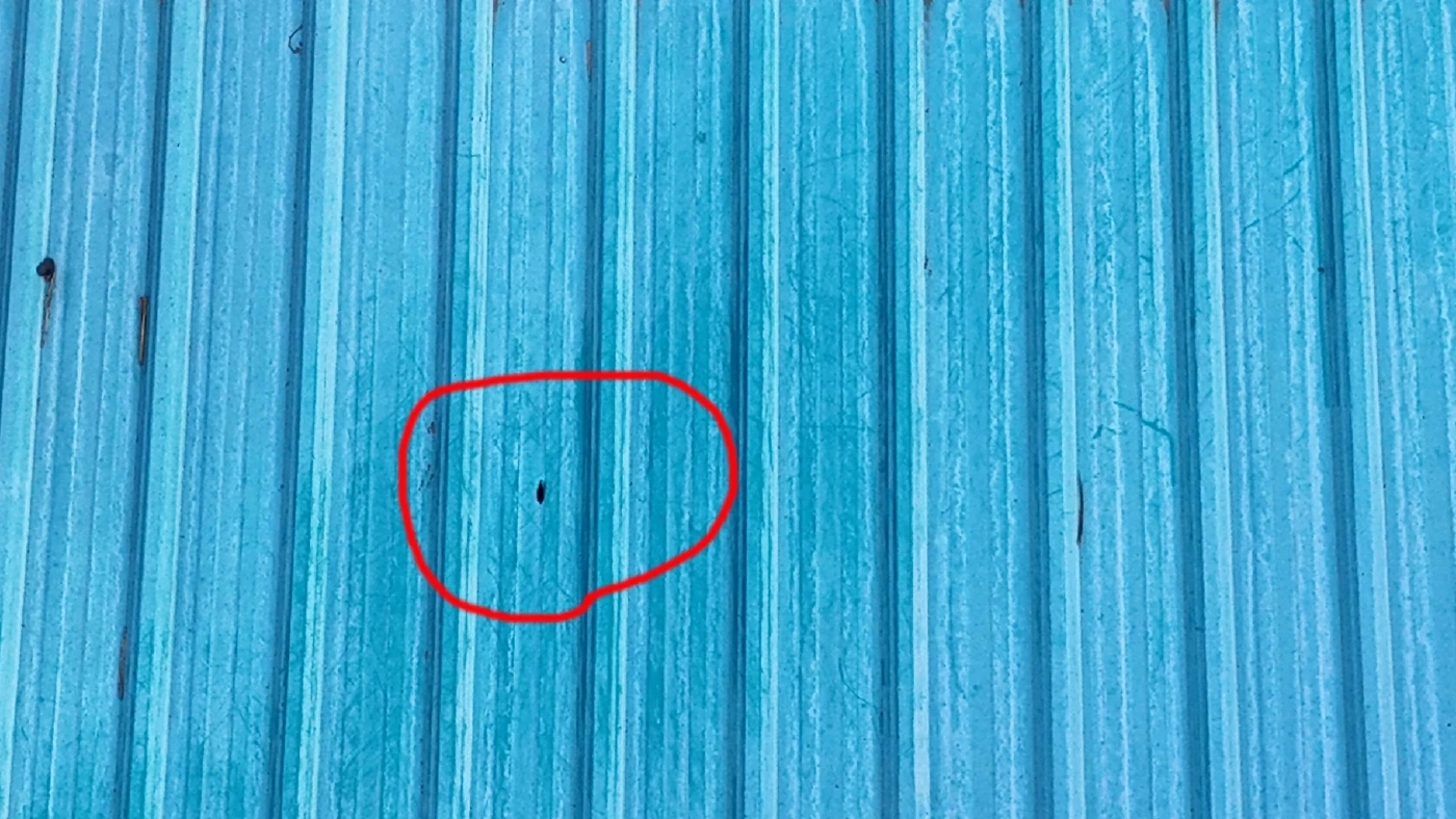 ระทึกรับปีใหม่! กระสุนปริศนาตกทะลุหลังคาใส่ห้องนอน