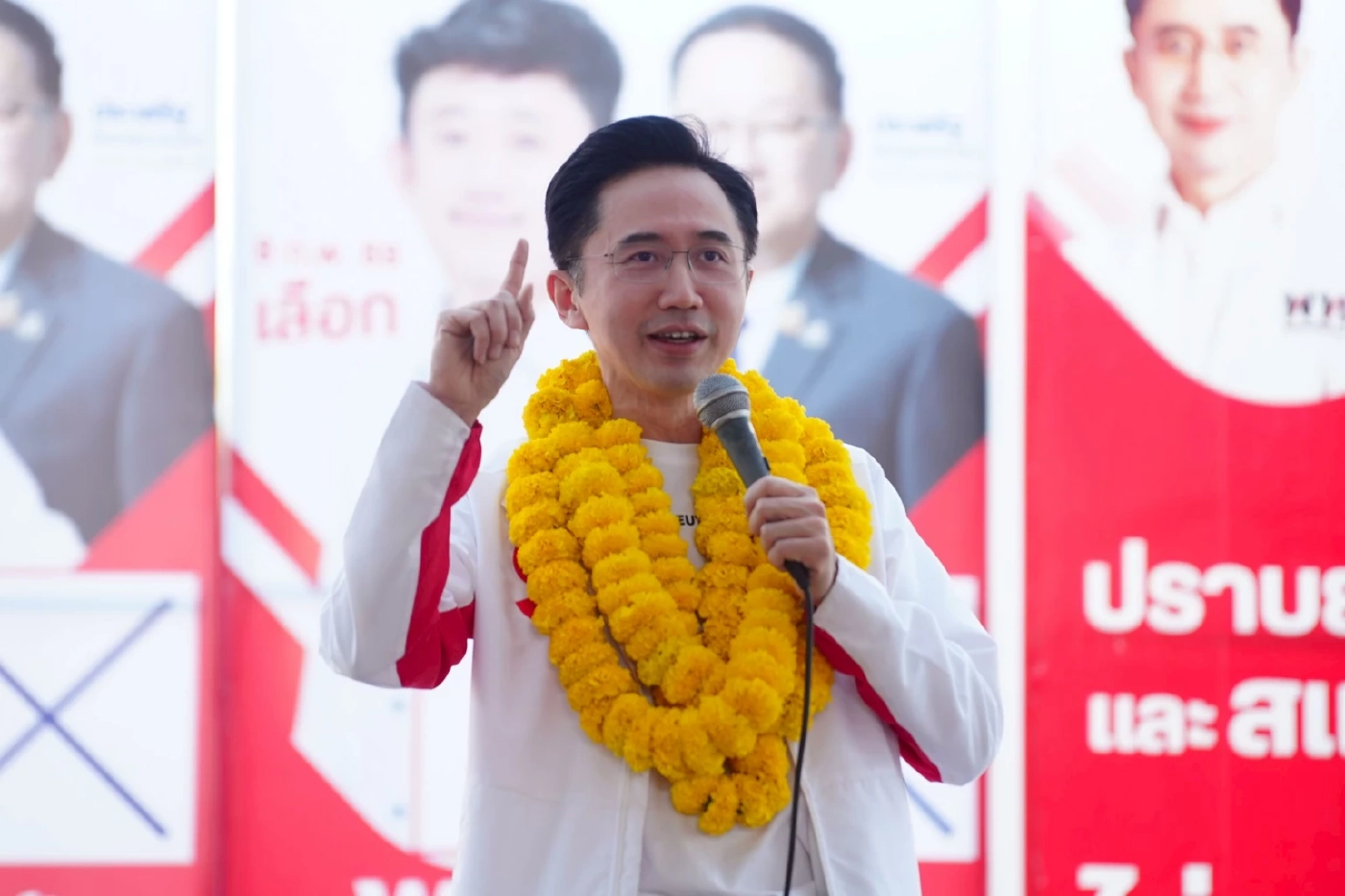 โพลลับแค่ฮีลใจ เปิด 4 กลยุทธ์ "เพื่อไทย" หวนสู่อำนาจ “ไม่ธรรมดา!”