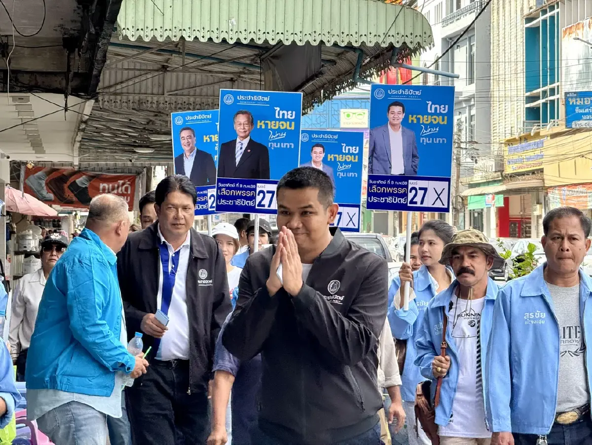 “ชัยชนะ” ลุยชุมพร อ้อนแฟนคลับเก่าที่เคยปันใจ กลับมา ปชป.