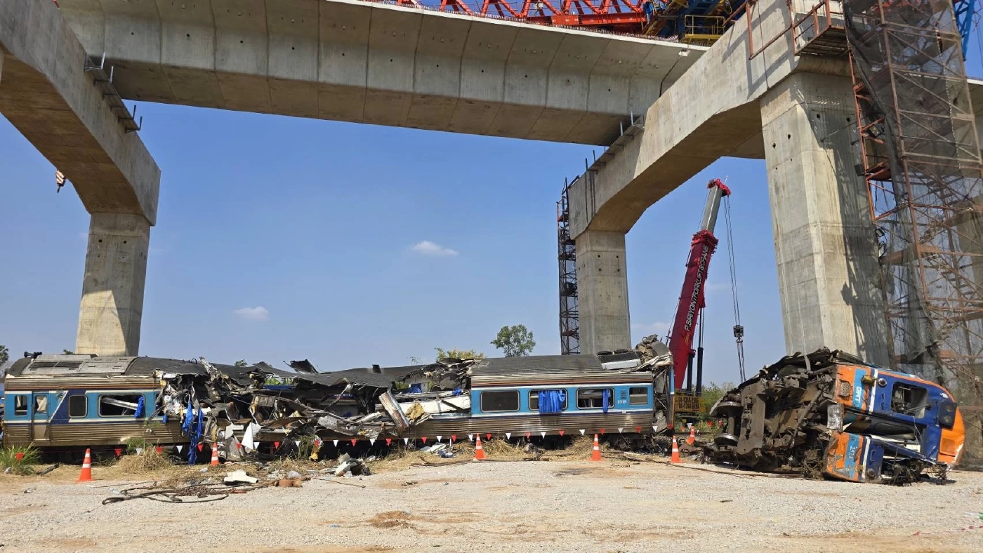 สภาทนายความ ลุยช่วยเหยื่อเครนถล่มทับรถไฟ เผยสิทธิรับเงินเบื้องต้น