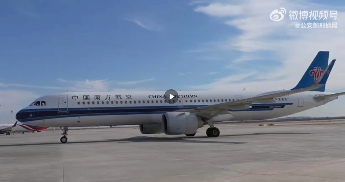 เปิดคลิป! "เฉิน จื้อ" ถูกคุมตัวถึงประเทศจีน สีหน้าสุดเครียด