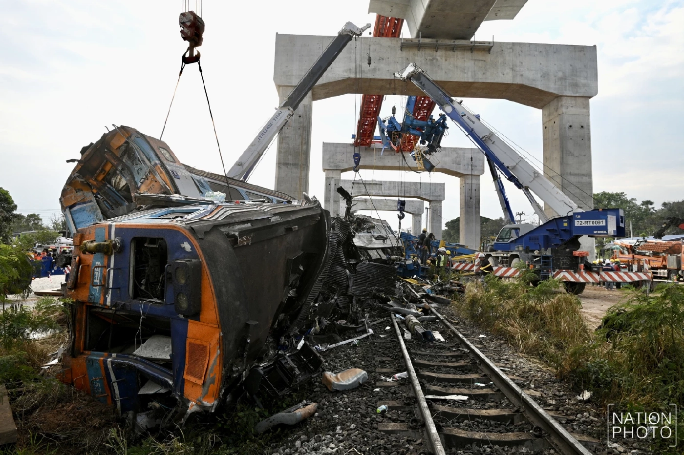 นายกฯ ตรวจเหตุเครนถล่มใส่รถไฟ ลั่นเยียวยาหลักหมื่น เป็นใครก็รับไม่ได้