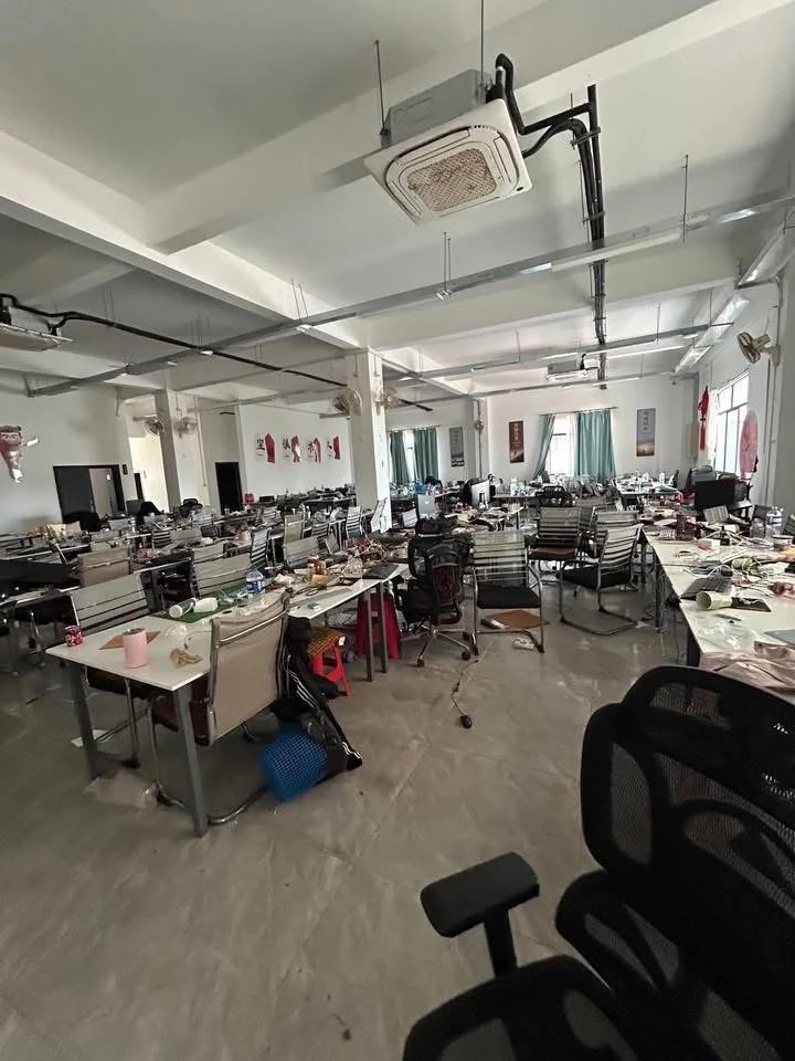 ช็อก! เปิดภาพฐาน "สแกมเมอร์" ด่านช่องจอม-โอร์เสม็ด เจอหลักฐานอื้อ พบสร้าง "โรงพักปลอม"