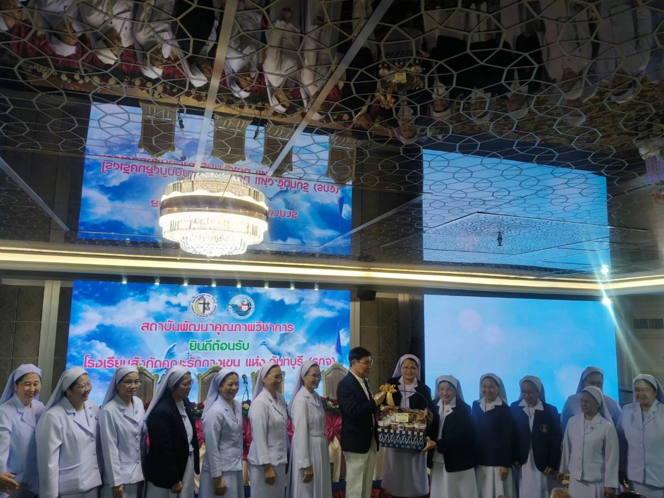 12 โรงเรียนเอกชน ผนึกกับ สถาบัน พว. ทำ MOU พลิกโฉมการศึกษาไทย