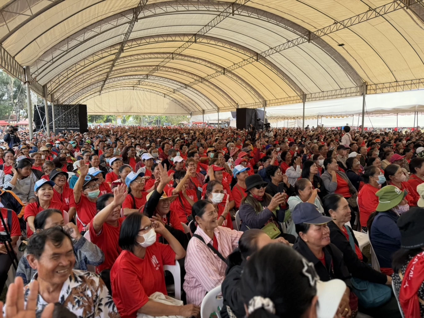 เพื่อไทยขนทัพใหญ่ลุย "น้ำพอง" ช่วย "รุ่งโรจน์" หาเสียงชิง สส.เขต 4 ขอนแก่น