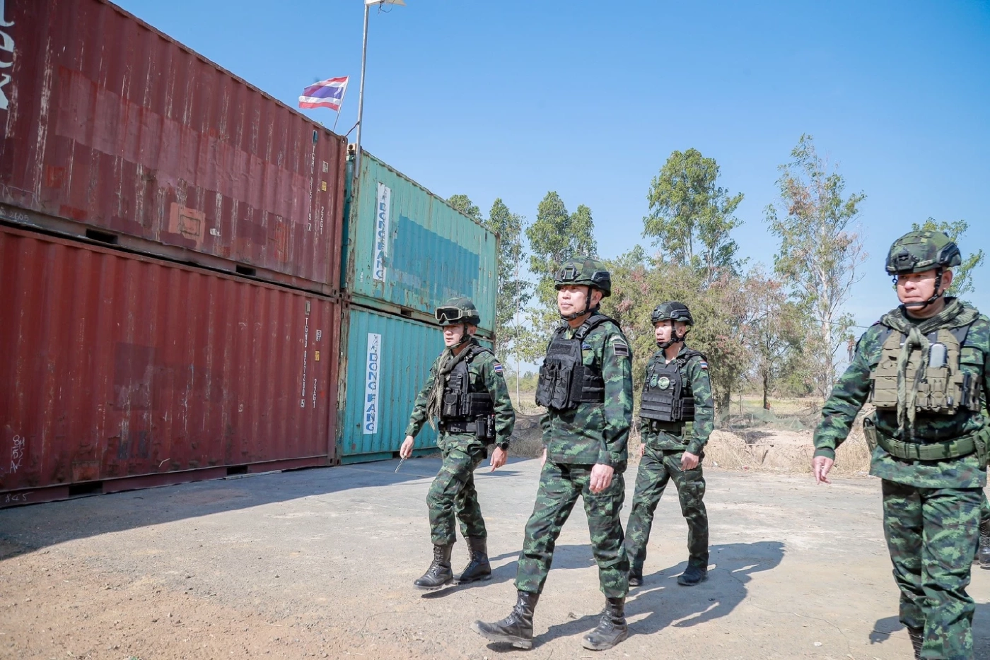 "มทภ.1" ตรวจป้องกันการรุกชายแดน บ.หนองจาน จ.สระแก้ว (มีคลิป)