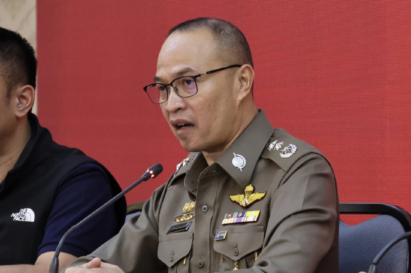 พล.ต.ท.ไตรรงค์ ผิวพรรณ รองโฆษกสำนักงานตำรวจแห่งชาติ