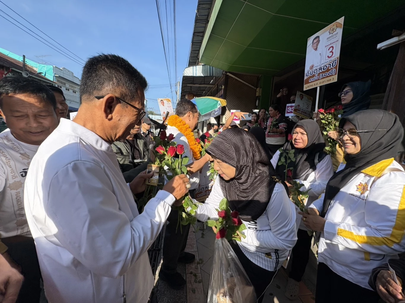 "ทวี" นำทัพประชาชาติบุกเบตง ชูแก้หนี้-ที่ดินทำกิน มัดใจชาวใต้