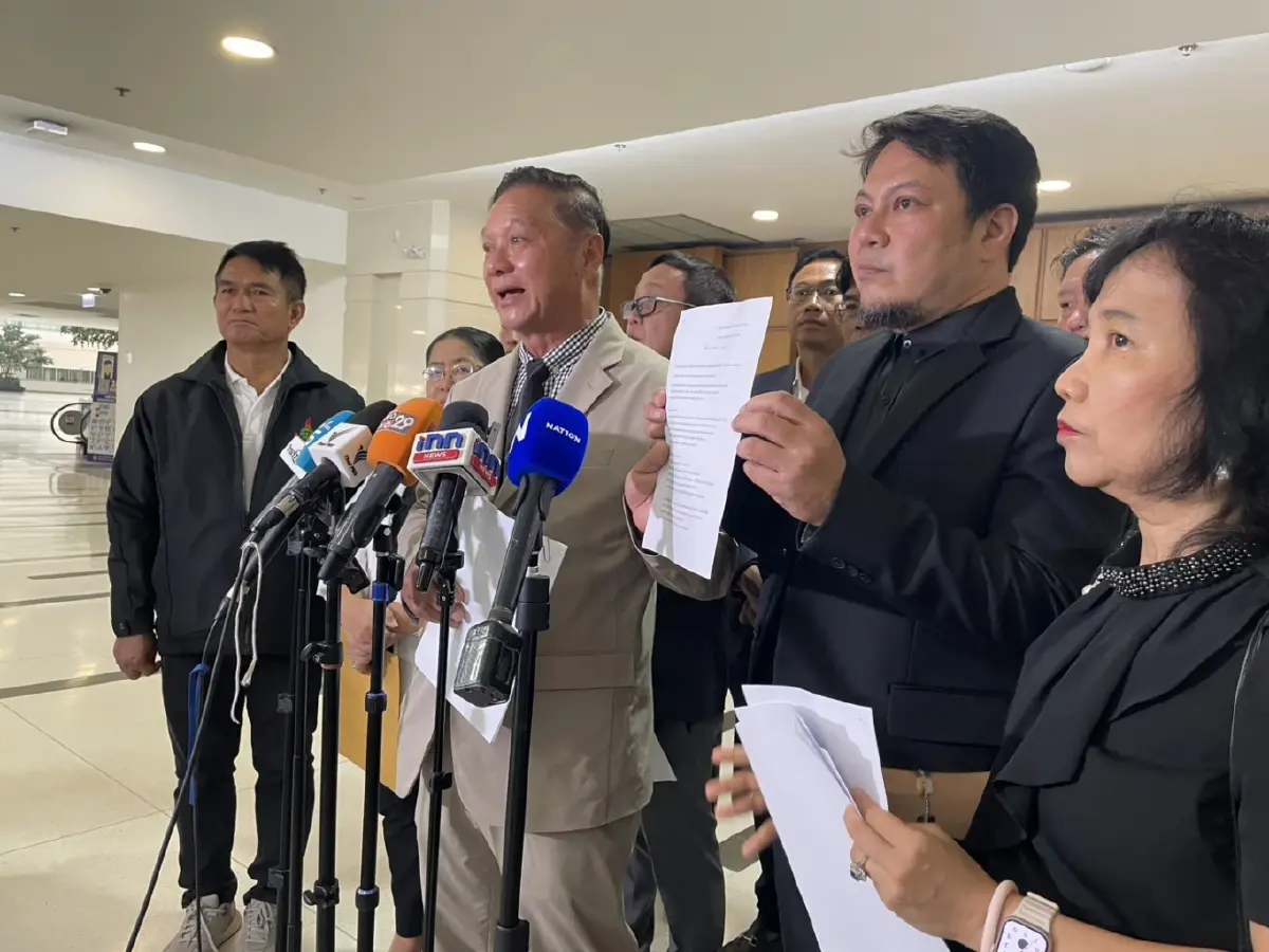 "สว.สำรอง" กัดไม่ปล่อย บุก กกต. ทวงคดี "ฮั้ว สว." 3 ปีไม่คืบ ชี้เข้าข่ายเตะถ่วงกระบวนการยุติธรรม