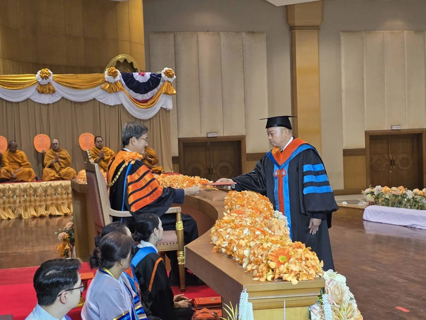 เปิดคลิป! ม.วงษ์ชวลิตกุล มอบดุษฎีบัณฑิตกิตติมศักดิ์ "บิ๊กกุ้ง" เชิดชูเกียรติผู้สร้างคุณูปการ