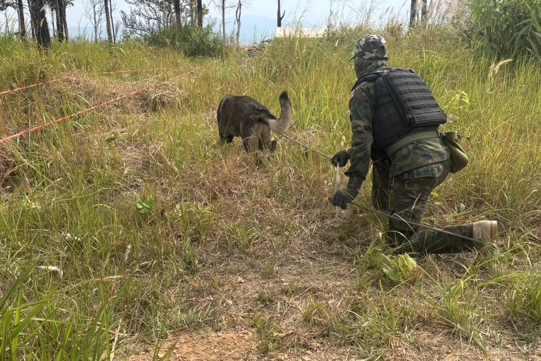 ศทช. กวาดล้าง "ทุ่นระเบิด" จ.ตราด พบลูกระเบิด 120 มม. ยังไม่บึ้ม 1 ลูก