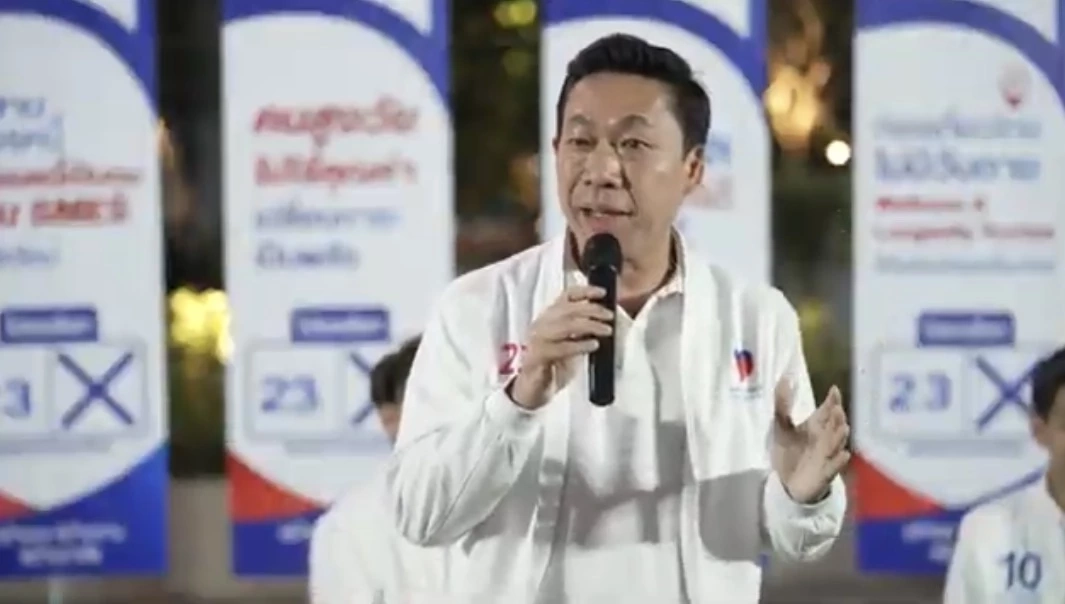 "เอกสิทธิ์" นำทัพปวงชนไทยบุกสีลม ชูนโยบายอวสานหนี้-บัตรทองหมาแมว มั่นใจทำได้ล้านเปอร์เซ็นต์