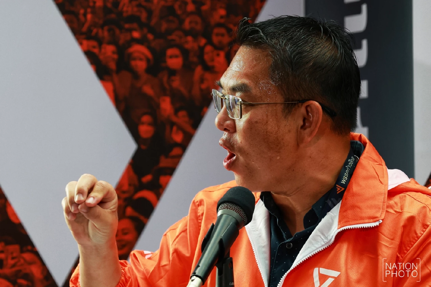 วิโรจน์ ลักขณาอดิศร 