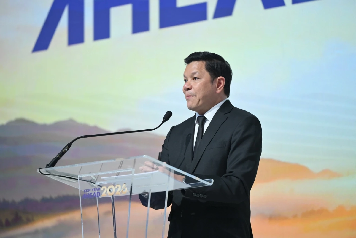 ผ่าทางตันเศรษฐกิจไทย แนะรัฐบาลใหม่ต้อง 'กล้าเปลี่ยนโครงสร้าง'