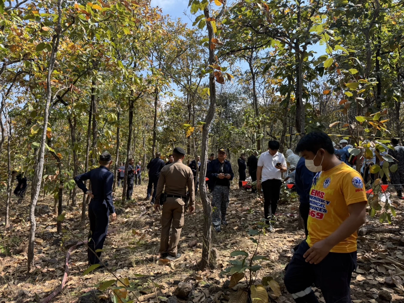 ไร้ปาฏิหาริย์กู้ภัยพบร่าง 2 นักบิน - ชาวบ้านเผยนาทีเครื่องบินตก