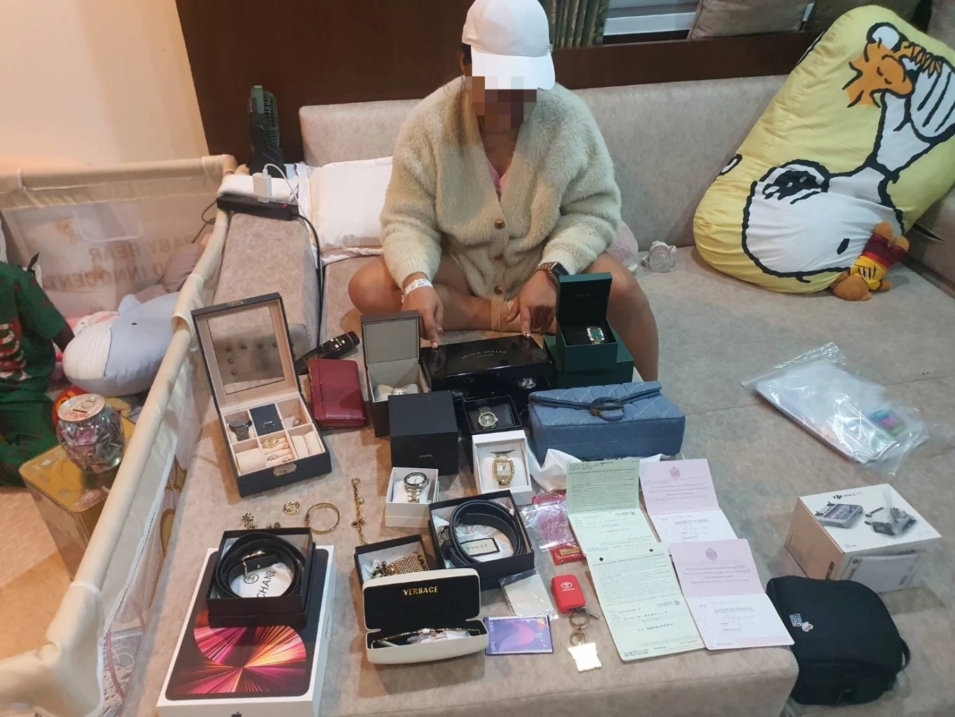 รวบเจ้าแม่โคเคน เมียคนผิวสี พบสมุดรายชื่อ อึ้ง!! ลูกค้าไฮโซเพียบ